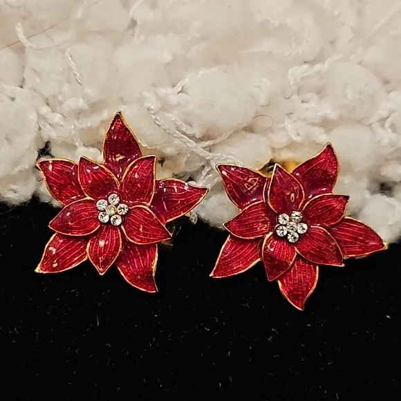 Vintage Poinsettia Earrings - Picture 2 of 9